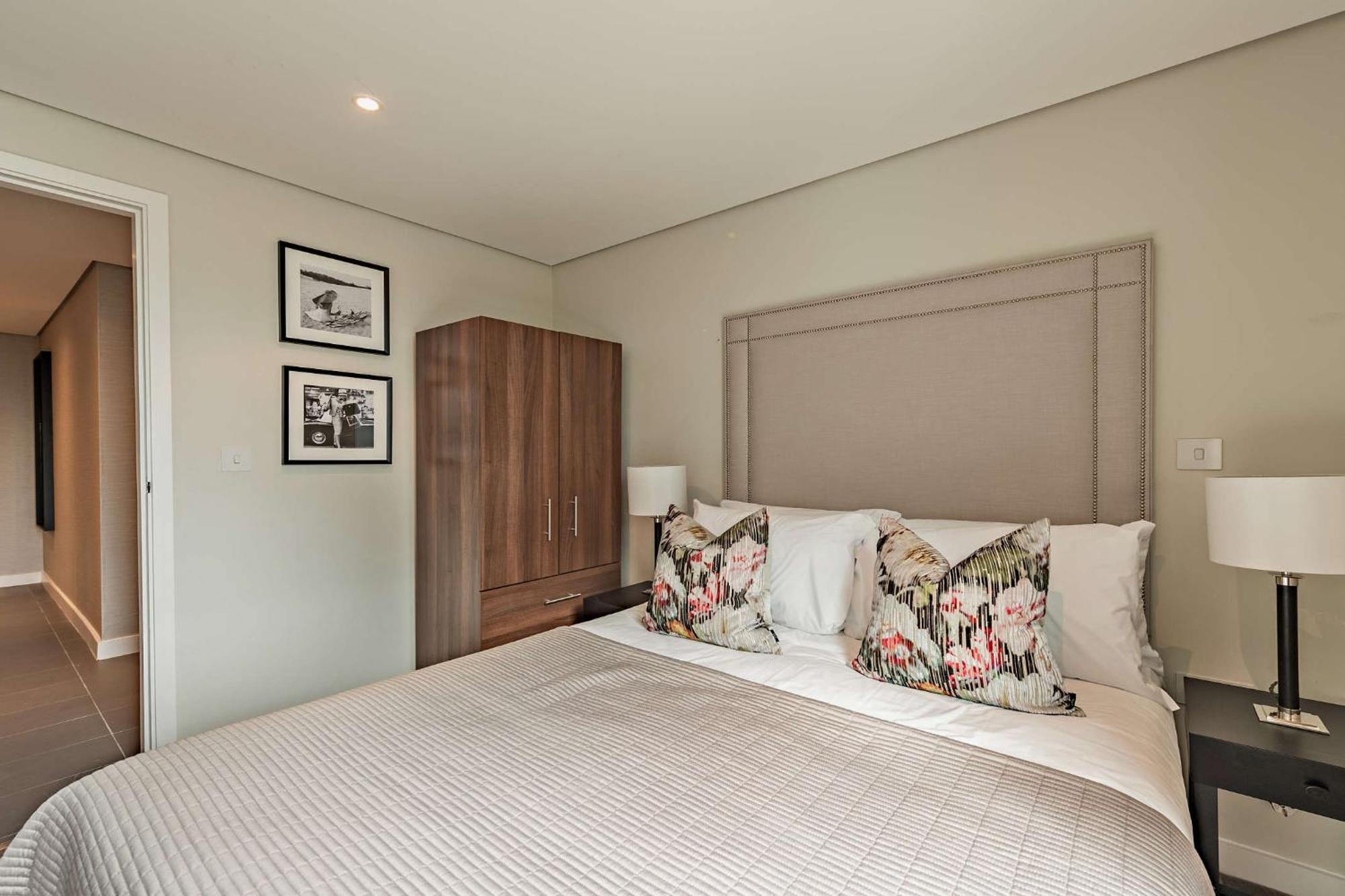 Merchant Square Apartament *
